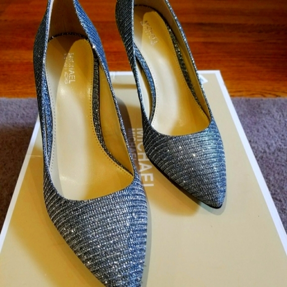 Michael Kors Sparkle Silver Gray Heels - Best In Shoes Host Pick! - Picture 8 of 16